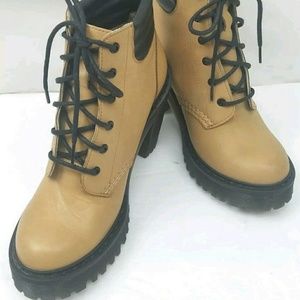 DOC DR. MARTENS PERSEPHONE TAN LEATHER  Boots